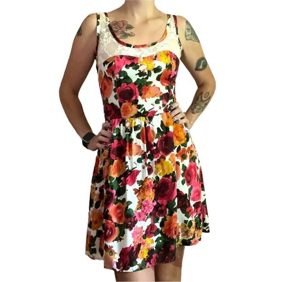 Kirra Floral Dress with Lace Detail, Size Medium Tank Dress, Pacsun - Picture 3 of 14